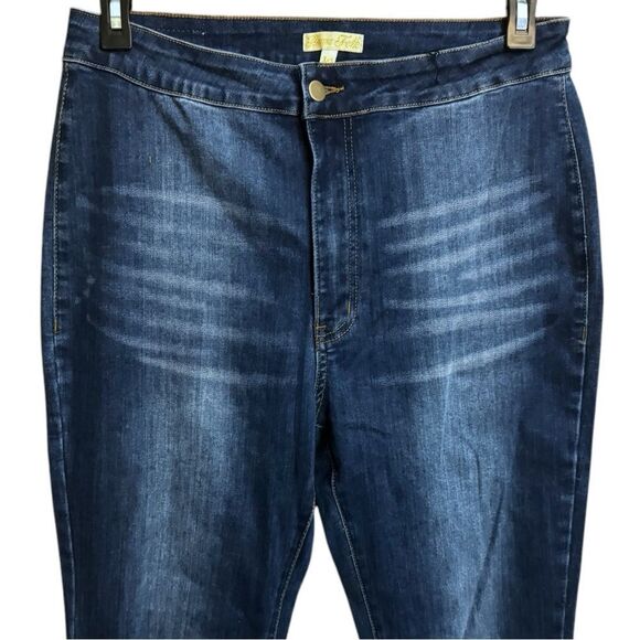 HomeFolk/L&B Dark Wash Distressed Knee Flare Jeans NWT - Picture 8 of 14